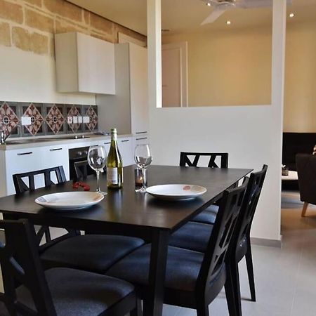Vallettastay - Lucky Star Two Bedroom Apartment 403 ภายนอก รูปภาพ