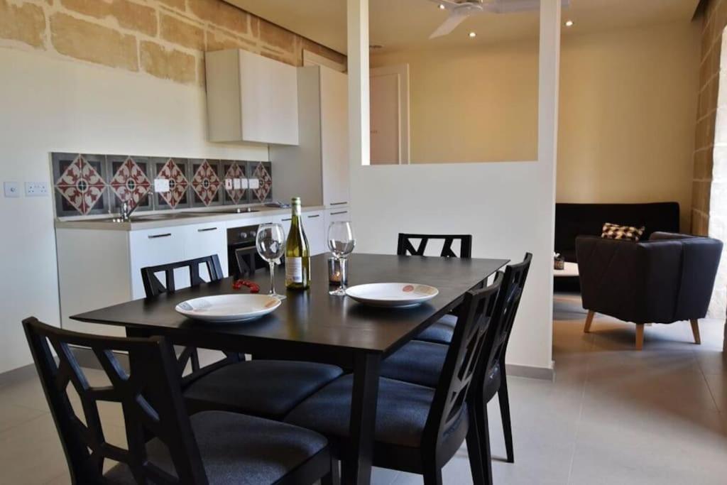 Vallettastay - Lucky Star Two Bedroom Apartment 403 ภายนอก รูปภาพ